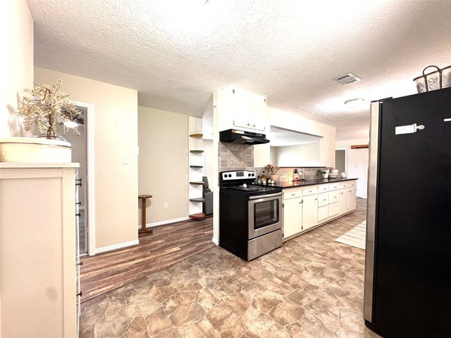 Photo - 105 Magnolia Ln