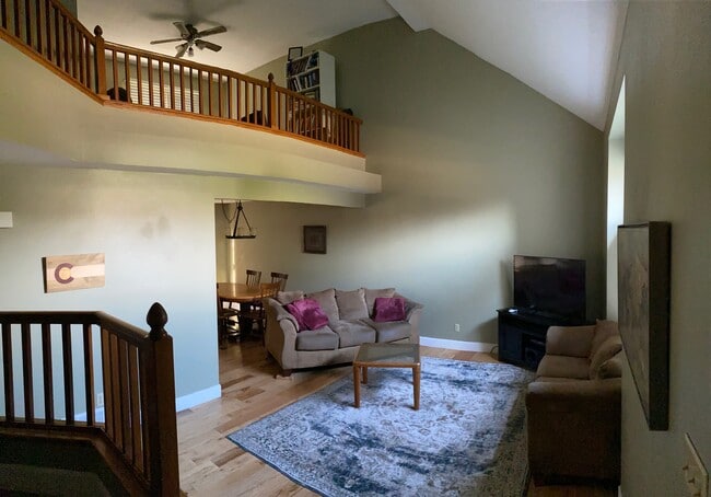 Photo - 2719 Whitworth Dr