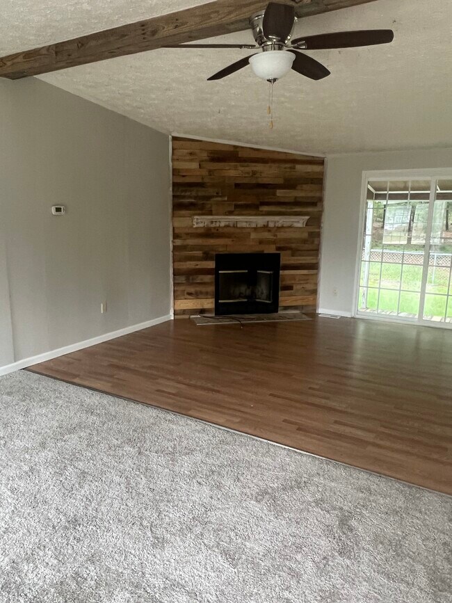 Living room - 1901 John Hall Rd