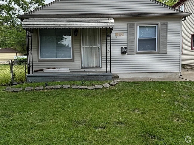 Building Photo - 17980 Ruth St Rental
