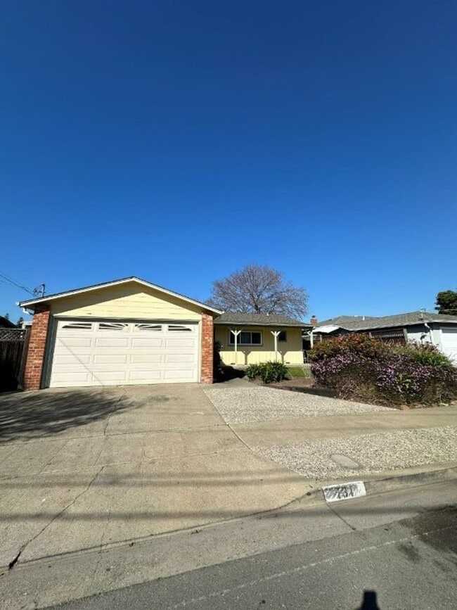 Photo - Nor Cal Realty Inc, 3 BD 2 BTH house with 2 car garage