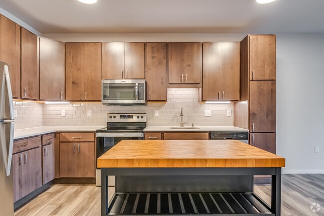 1BR, 1BA - 823SF - Kitchen