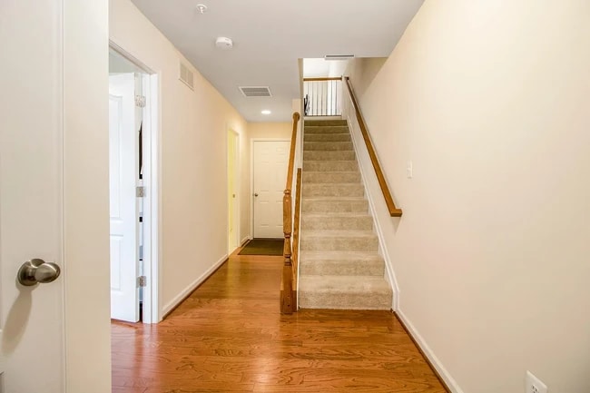 Photo - 7932 Pettigrew St