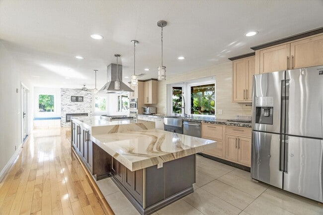 Remodeled 4-Bedroom San Jose Home With Lar... - Remodeled 4-Bedroom San Jose Home With Lar...