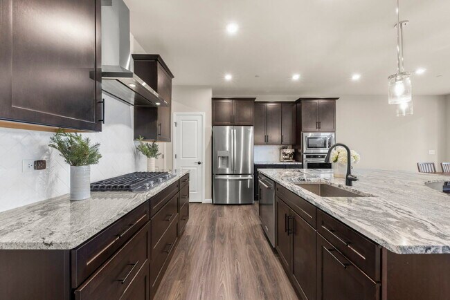 Photo - 2220 Weatherbee Ln