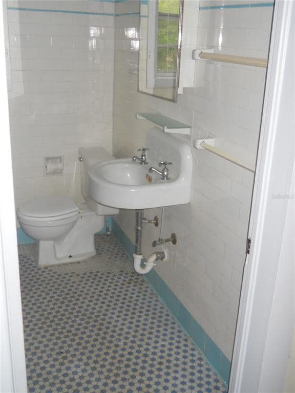 Photo - 220 SE 8th St