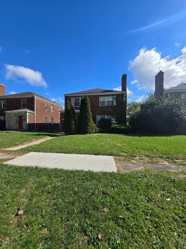 Building Photo - 186 S Powell Ave Unit A