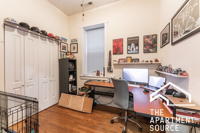 Photo - 2146 W Chicago Ave