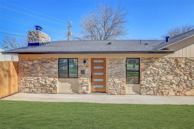 Building Photo - 1402 Valleyridge Cir Rental