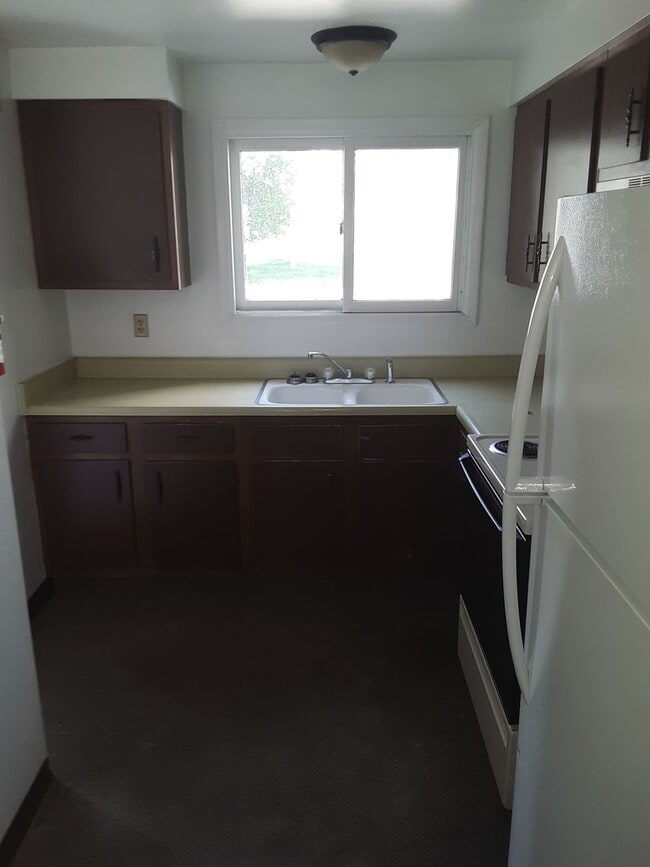 Building Photo - 21 Cherry St Unit 21-B