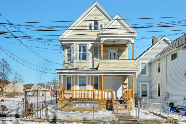 Building Photo - 827 Strong St Unit 1 Rental