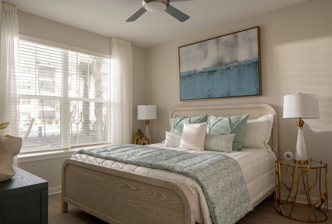 Photo - Aventon Pearl