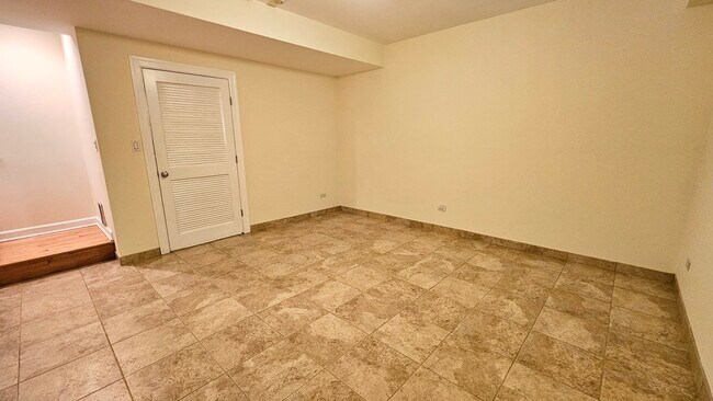 Photo - 509 N Hartland Ct Unit 01