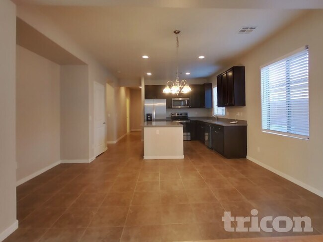 Photo - 880 W Busa Dr