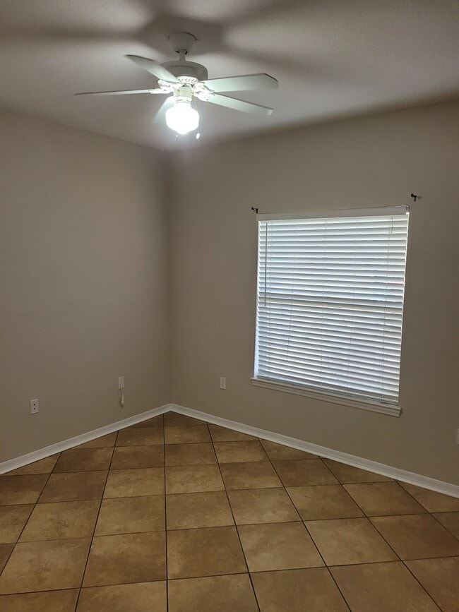 Photo - 5621 Pinnacle Heights Cir Unidad 107