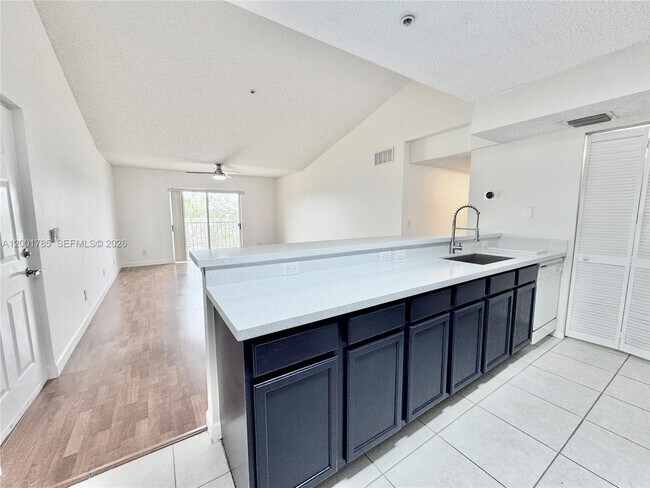 Photo - 9905 Westwood Dr Unit 34-3