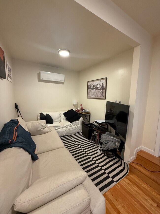 Photo - 518 E 3rd St Unit 2T