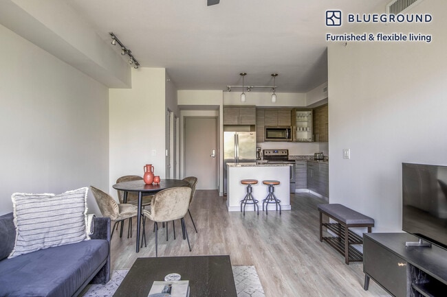 Photo - 817 SE 2nd Ave Unidad FL3-ID104