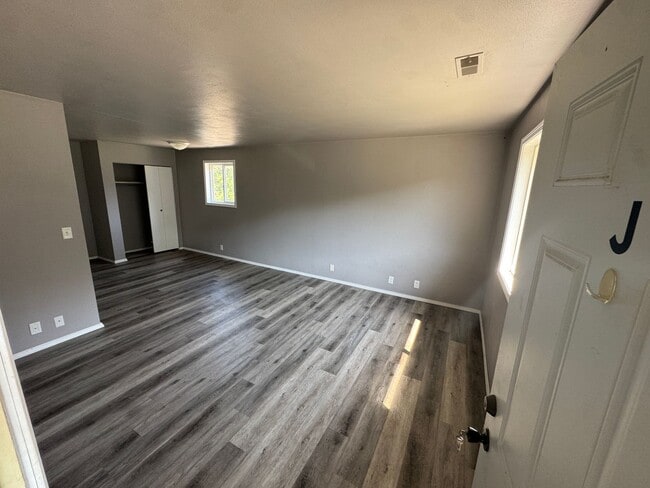 Photo - 213 Sunnyridge Ct Unit J