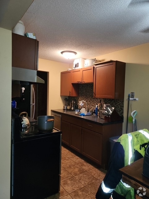 Building Photo - 936 Westbrooke Way Unit 4 Rental
