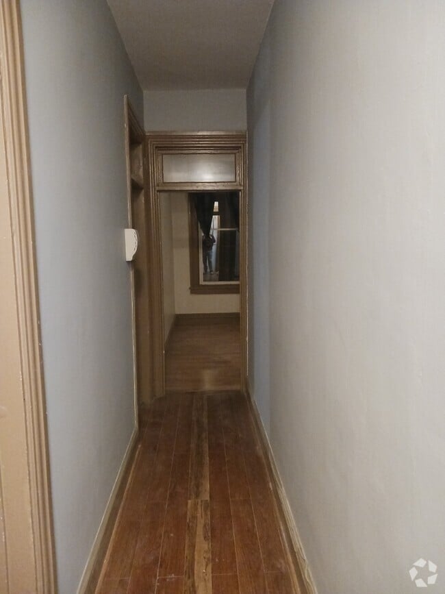 Building Photo - 243 N Queen St Unit 3 Rental