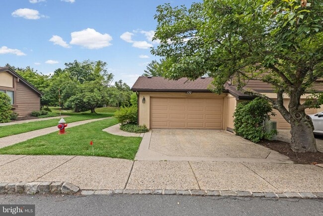 Photo - 130 Sayre Dr