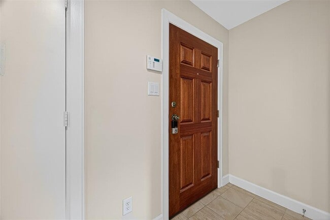 Photo - 11510 Main Ash