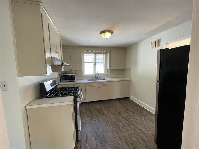 Photo - 36 Barstow St Unit 2