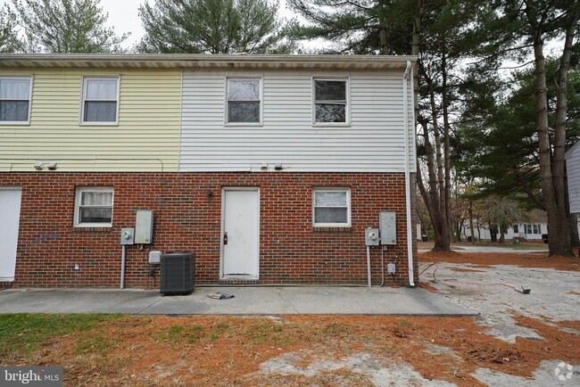 Building Photo - 748 Hemlock St Rental