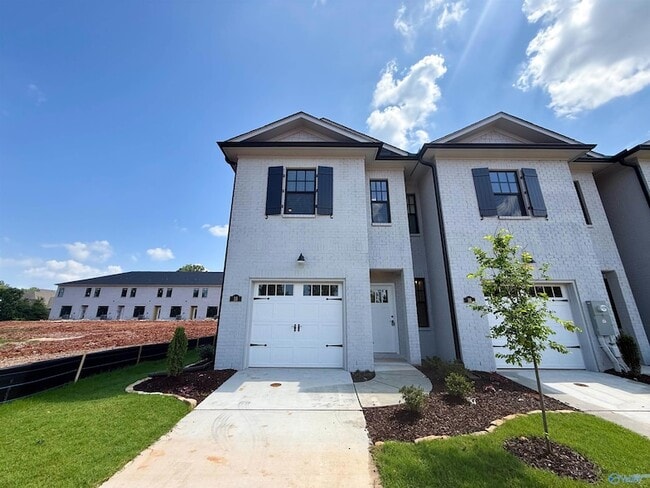 Building Photo - 18 Whispering Oak Dr SW