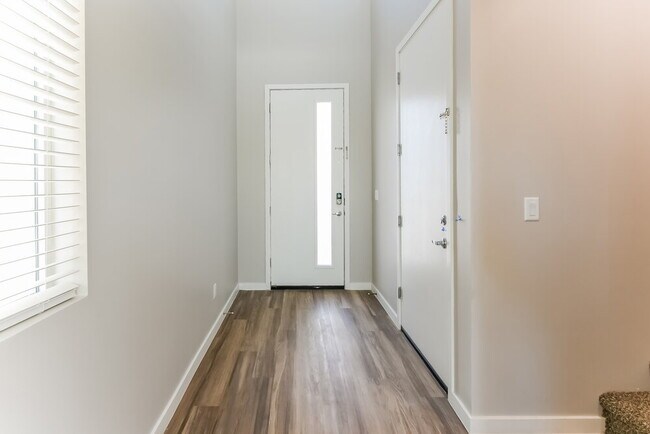 Photo - 14251 N 7th St