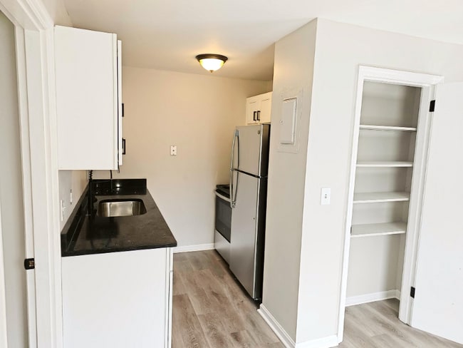 Photo - 5856 Highview Dr Unit 6