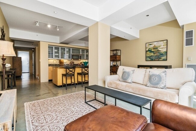Photo - 1313 Washington St Unit 211
