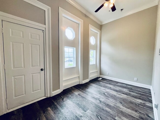 Photo - 430 E Caldwell St