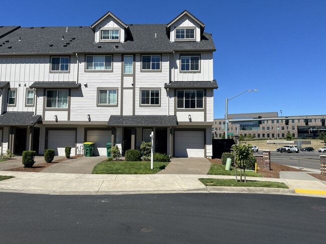Building Photo - Stunning Corner-Unit Townhome with 4th Bedroom Private Suite in River Terrace, Bonus Room, Pool, ...