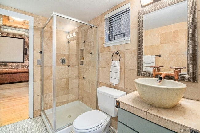 Photo - 3225 Blake St