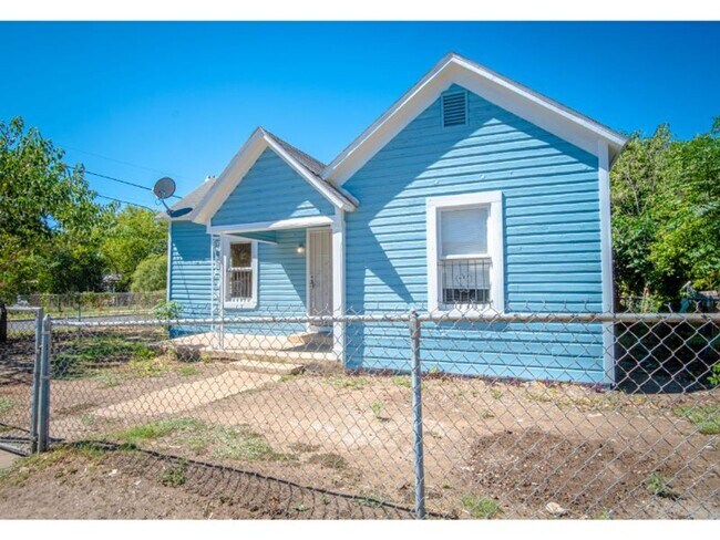 Photo - 231 Cactus St Unidad A