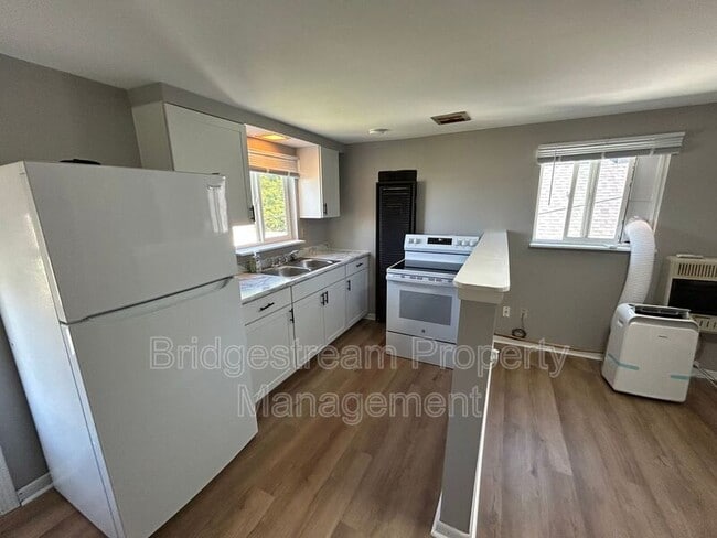 Photo - 709 Cottage Ave