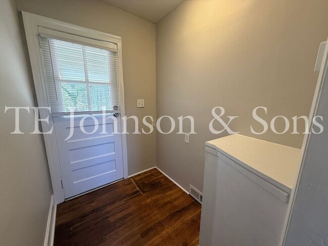 Photo - Charming 2BR Home Near Silas Creek Pkwy with Hardwood Floors & Carport