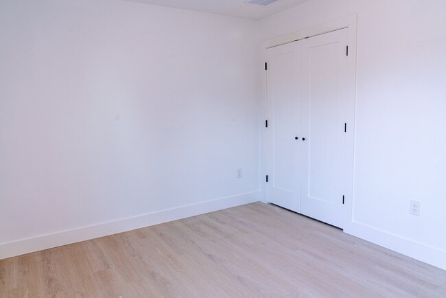 1142 Mansell Ave Unit 1