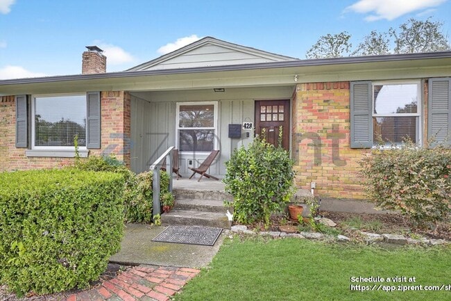 Photo - 428 Daniel St