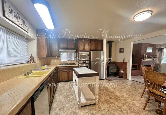 Photo - Spacious 5-Bedroom Retreat with Private Lake Access in Twain Harte!