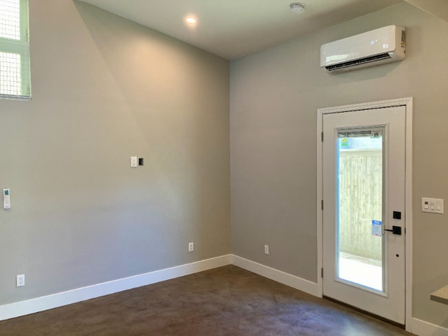 Photo - 2216 1/2 Motta St