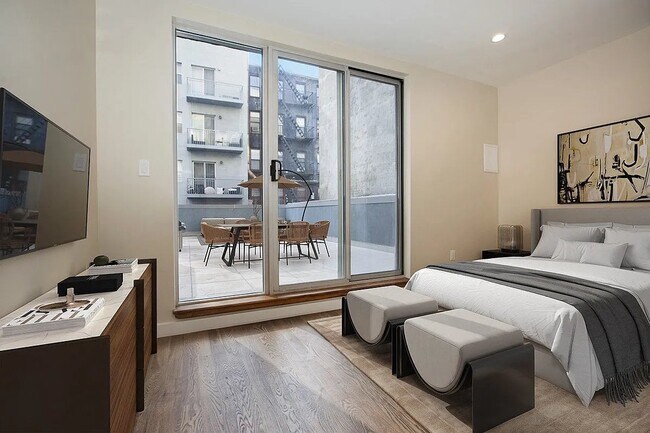 152 Ludlow St Unit TH1