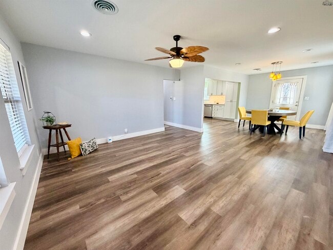 Photo - 4117 Emerson St