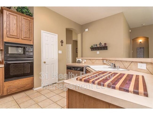 Photo - 5708 Bedford Ln