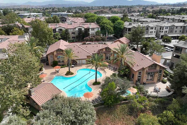 Building Photo - The Fairways at Westridge Rental