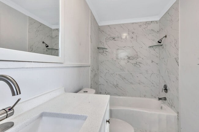 Photo - 305 N Robinson St Unit D, Upstairs Left