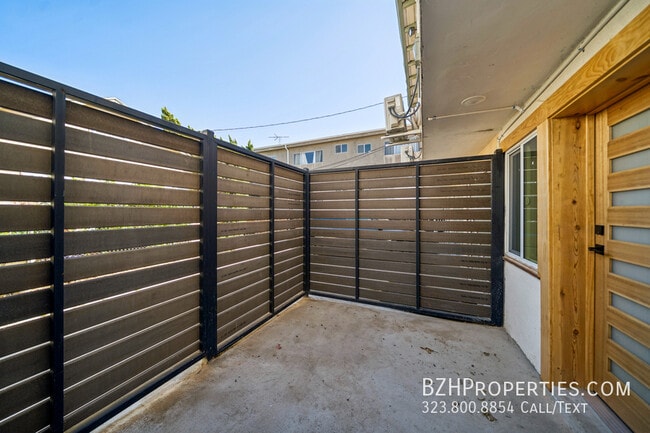 Photo - 1027 1/2 N Gardner St-