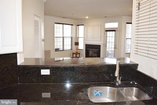 Photo - When luxury living, convenience and affordability converge the result is magical! Amazing location!